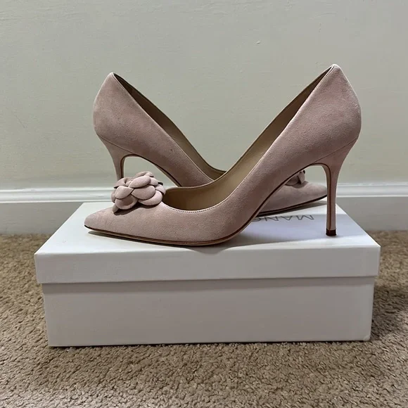 Manolo Blahnik Camelia suede heel with flower - Picture 7 of 7